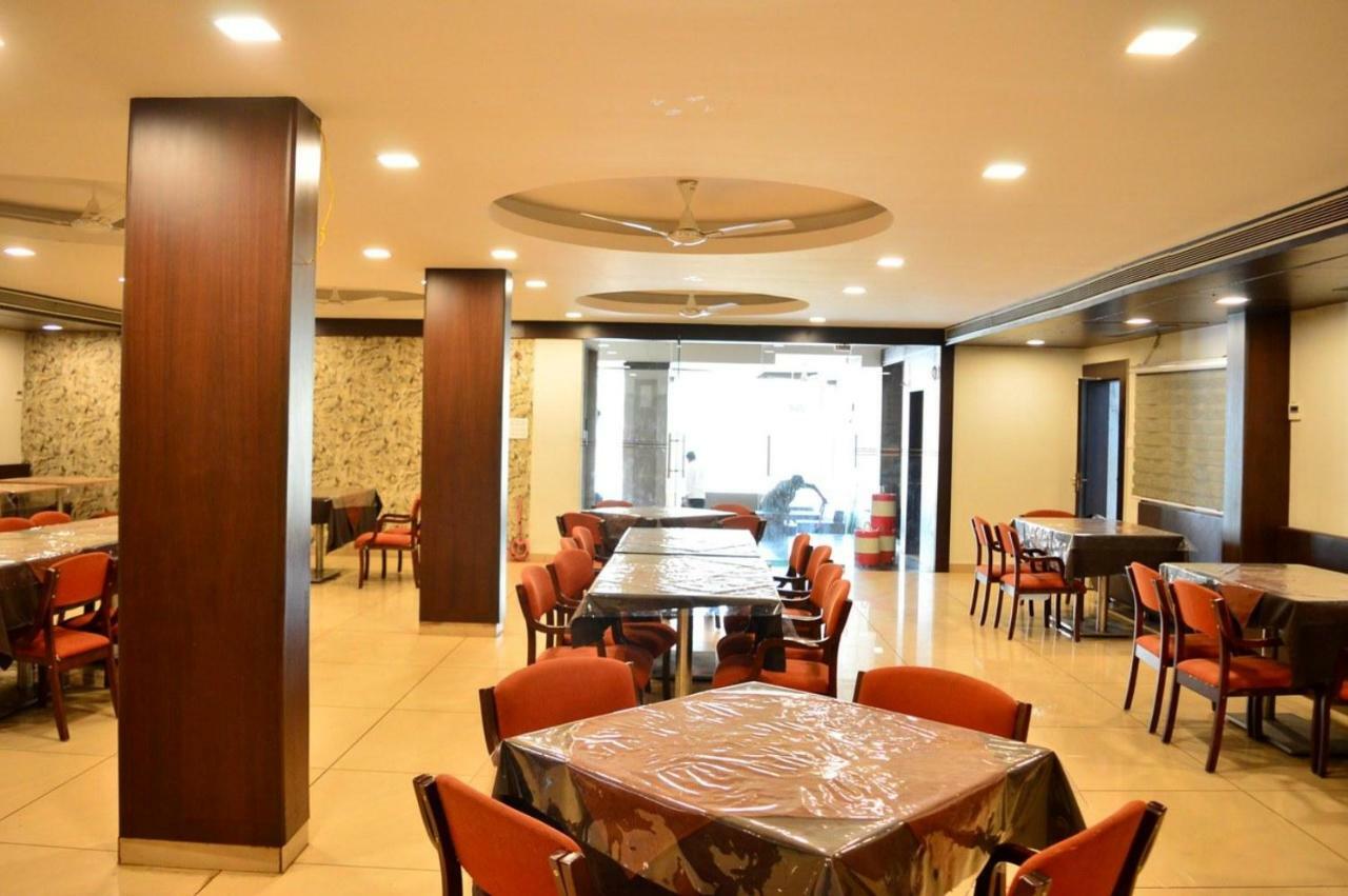 Hotel Maheshwari Avenue Udždžain Exteriér fotografie