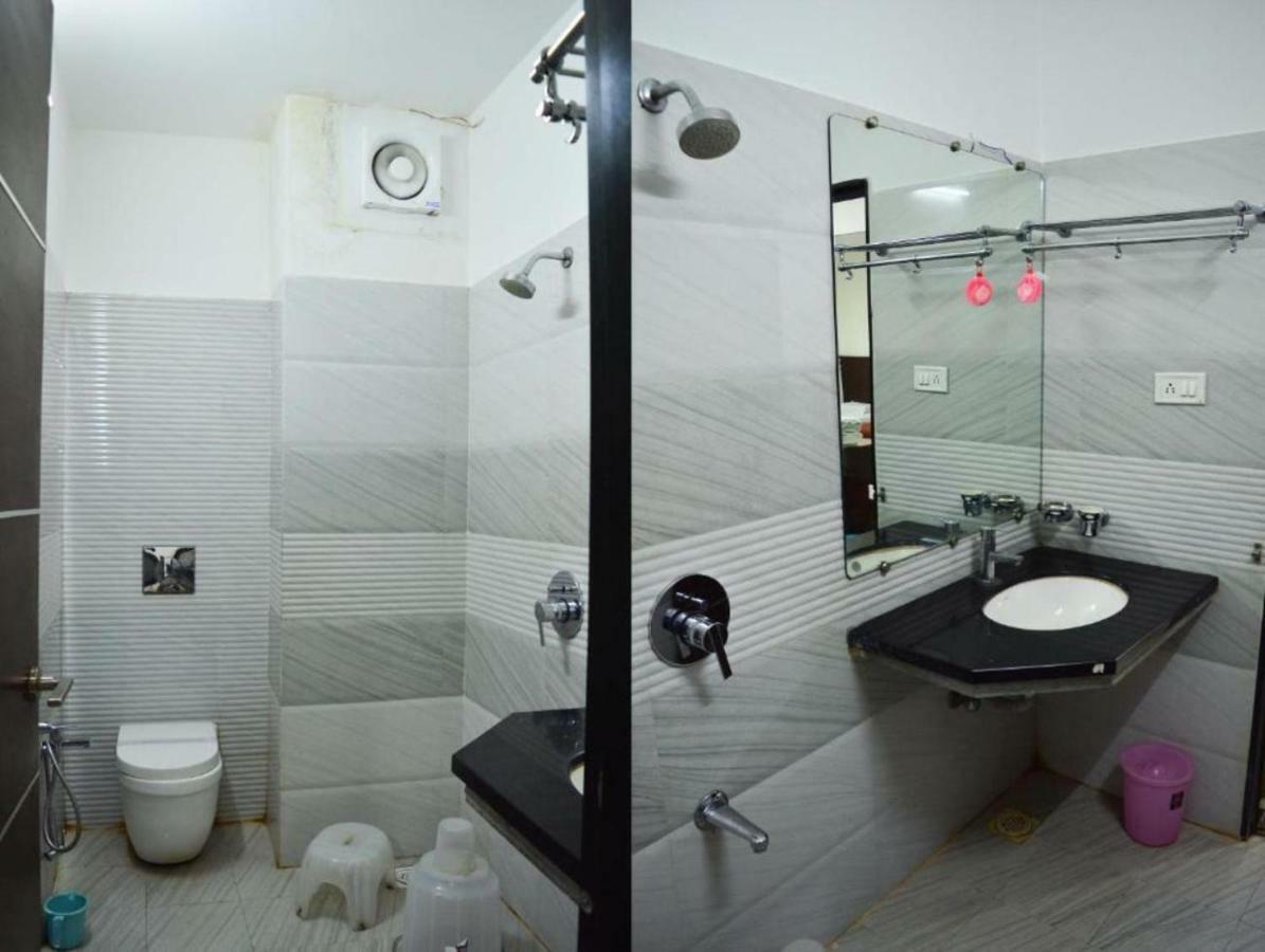 Hotel Maheshwari Avenue Udždžain Exteriér fotografie